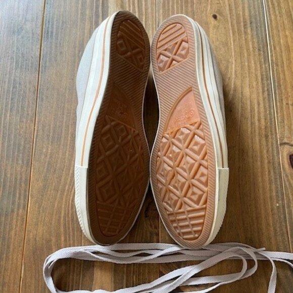 Chuck Taylor All Star Canvas & Leather - Men's 10.5 - Picture 8 of 8